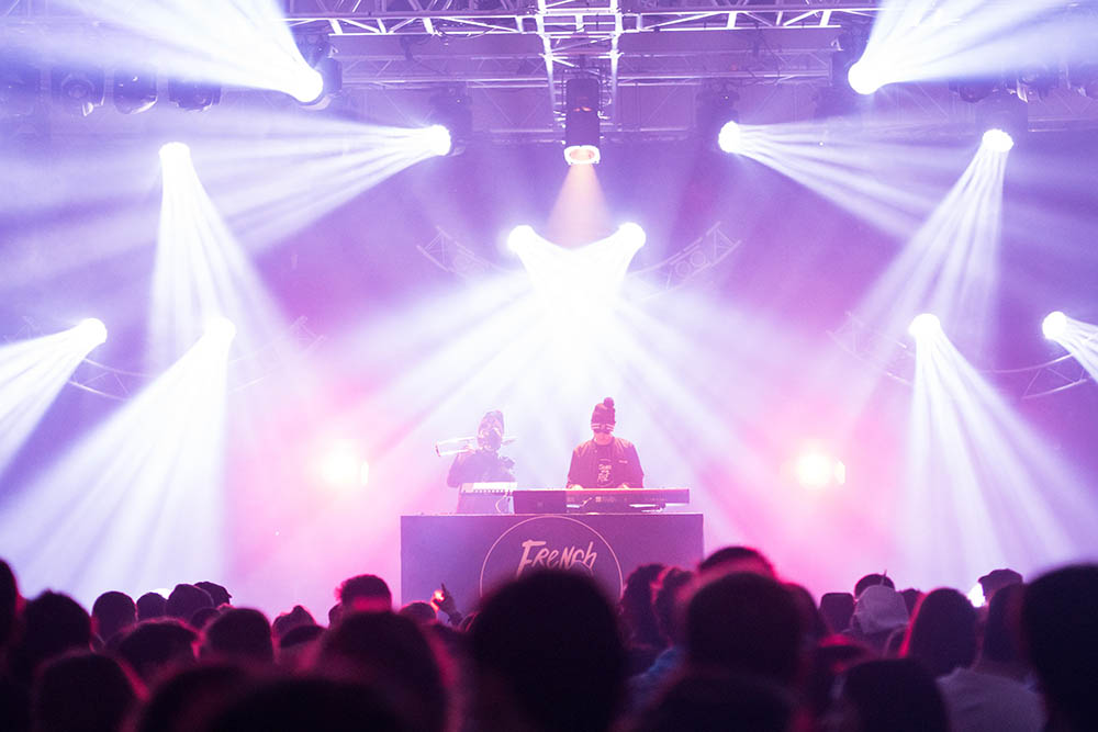 live dj
